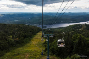 Plateau 236.5 - 3bdrs Ski In Out with Pool Access Mont Tremblant Resort
